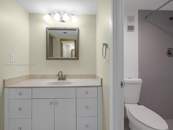 1000 Saint Charles Pl L4, Pembroke Pines FL 33026