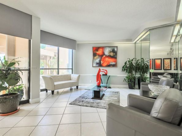 1000 Saint Charles Pl L4, Pembroke Pines FL 33026