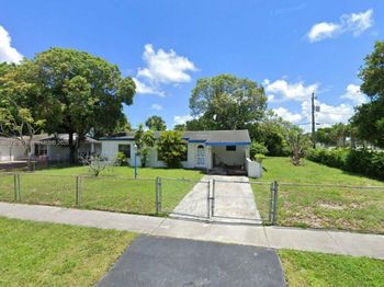 3750 NW 4th Ct