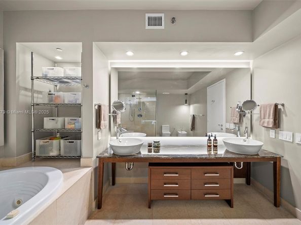 450 Alton Rd 805, Miami Beach FL 33139