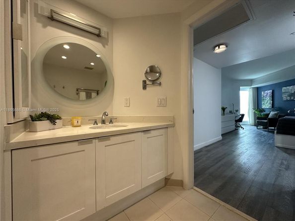 2889 Mcfarlane Rd 1406, Miami FL 33133