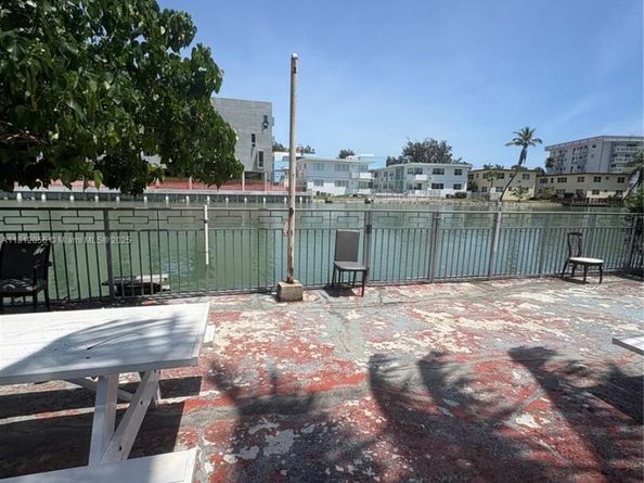1239 Marseille Dr 7, Miami Beach FL 33141