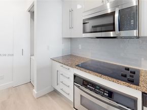 325 S Biscayne Blvd 2226, Miami FL 33131