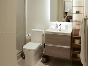 239 SW 9th St 1704, Miami FL 33130