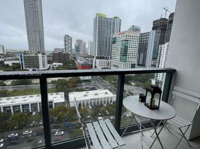 239 SW 9th St 1704, Miami FL 33130