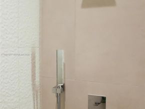 239 SW 9th St 1704, Miami FL 33130