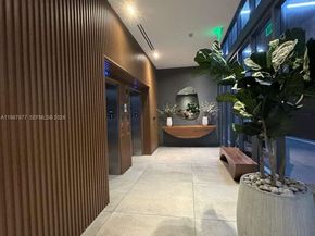 239 SW 9th St 1704, Miami FL 33130