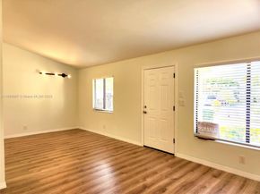 21127 NE 5th Pl, Miami FL 33179