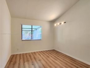 21127 NE 5th Pl, Miami FL 33179