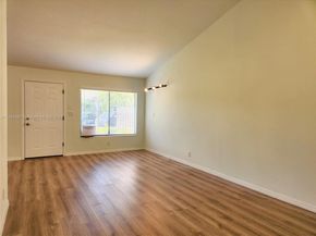 21127 NE 5th Pl, Miami FL 33179
