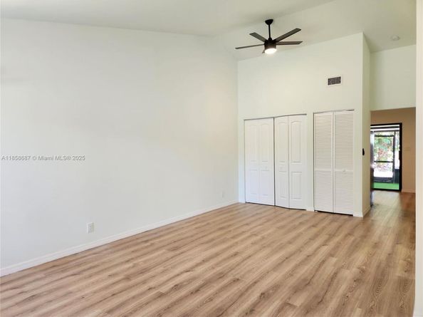 21127 NE 5th Pl, Miami FL 33179