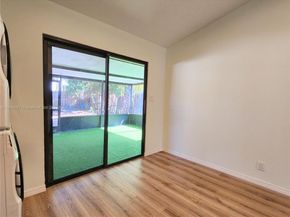 21127 NE 5th Pl, Miami FL 33179