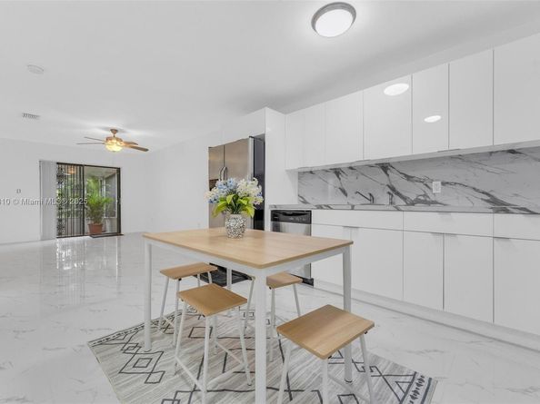 2401 SW 102nd Ave, Miami FL 33165