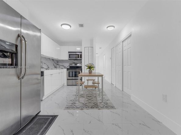 2401 SW 102nd Ave, Miami FL 33165
