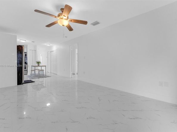 2401 SW 102nd Ave, Miami FL 33165