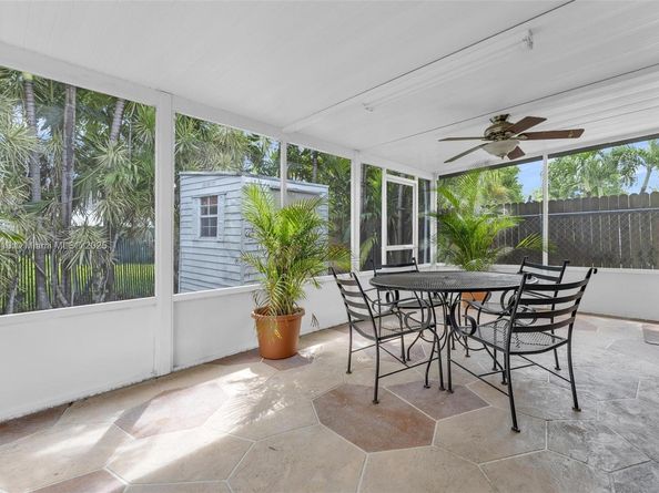 2401 SW 102nd Ave, Miami FL 33165