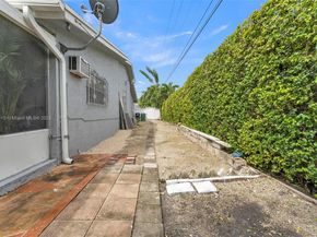 2401 SW 102nd Ave, Miami FL 33165