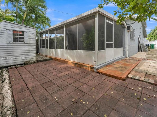 2401 SW 102nd Ave, Miami FL 33165