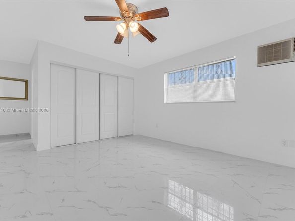 2401 SW 102nd Ave, Miami FL 33165