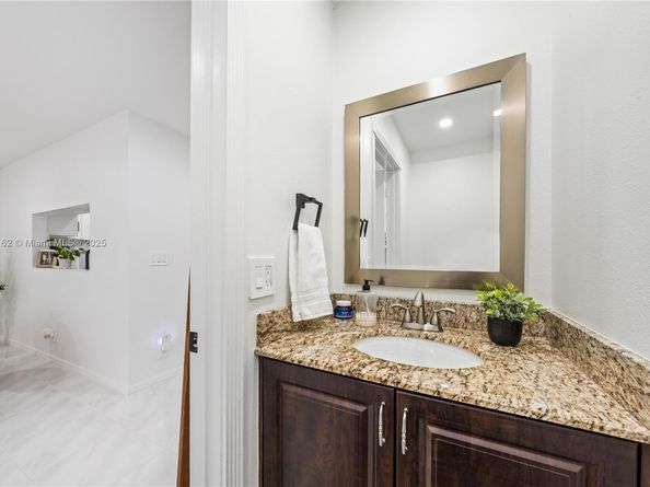 3803 NW 122nd Ter, Sunrise FL 33323