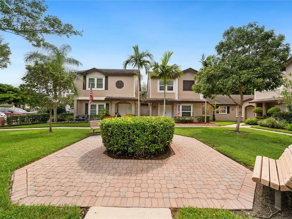 3803 NW 122nd Ter, Sunrise FL 33323