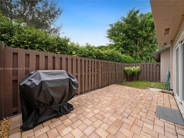 3803 NW 122nd Ter, Sunrise FL 33323