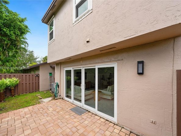 3803 NW 122nd Ter, Sunrise FL 33323