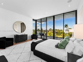 478 Tamarind Dr, Hallandale Beach FL 33009