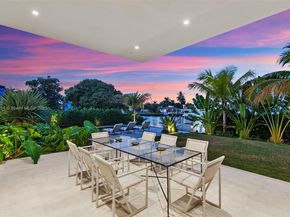 478 Tamarind Dr, Hallandale Beach FL 33009