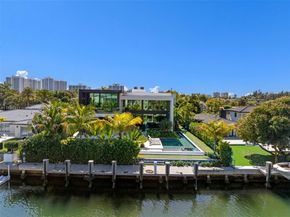 478 Tamarind Dr, Hallandale Beach FL 33009