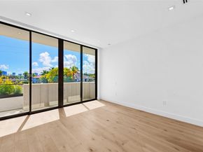 478 Tamarind Dr, Hallandale Beach FL 33009