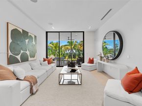 478 Tamarind Dr, Hallandale Beach FL 33009