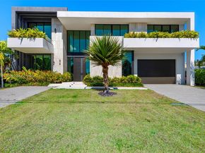478 Tamarind Dr, Hallandale Beach FL 33009