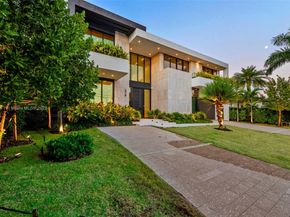 478 Tamarind Dr, Hallandale Beach FL 33009