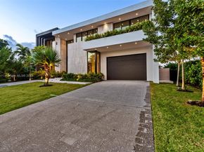 478 Tamarind Dr, Hallandale Beach FL 33009