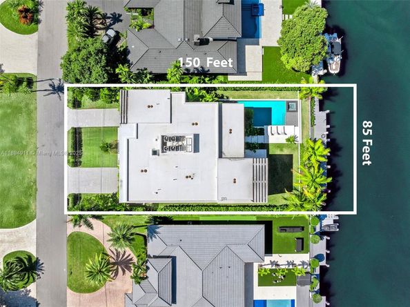478 Tamarind Dr, Hallandale Beach FL 33009