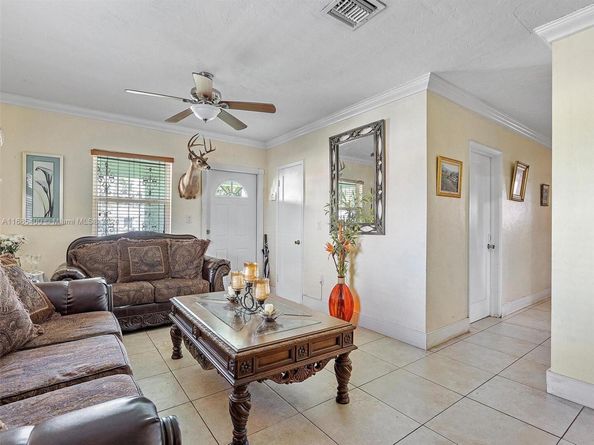 710 E 39th St, Hialeah FL 33013