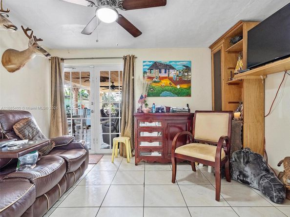 710 E 39th St, Hialeah FL 33013