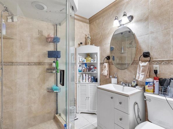 710 E 39th St, Hialeah FL 33013