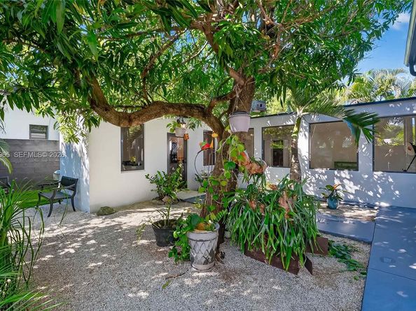 452 SW 21st Rd, Miami FL 33129