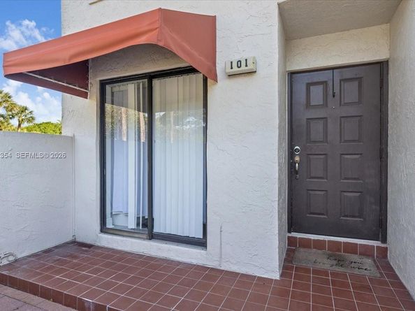 101 Lincoln Ct 101, Deerfield Beach FL 33442