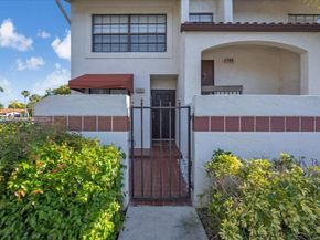 101 Lincoln Ct 101, Deerfield Beach FL 33442