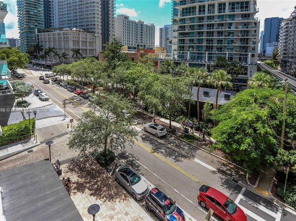 1050 Brickell Ave 414, Miami FL 33131