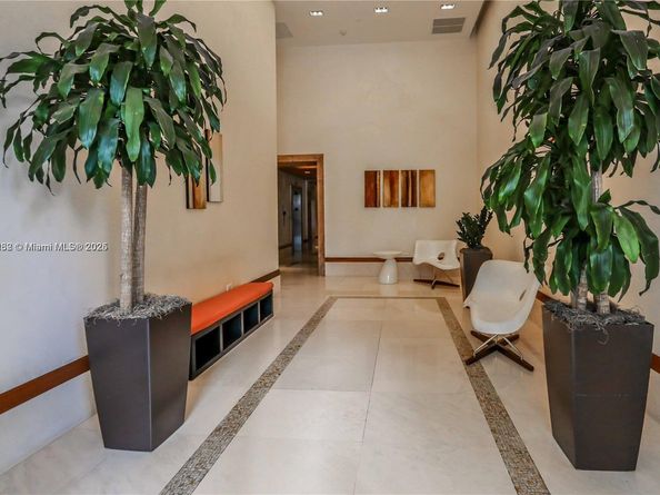 1050 Brickell Ave 414, Miami FL 33131
