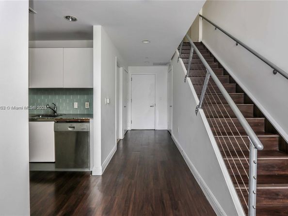 1050 Brickell Ave 414, Miami FL 33131