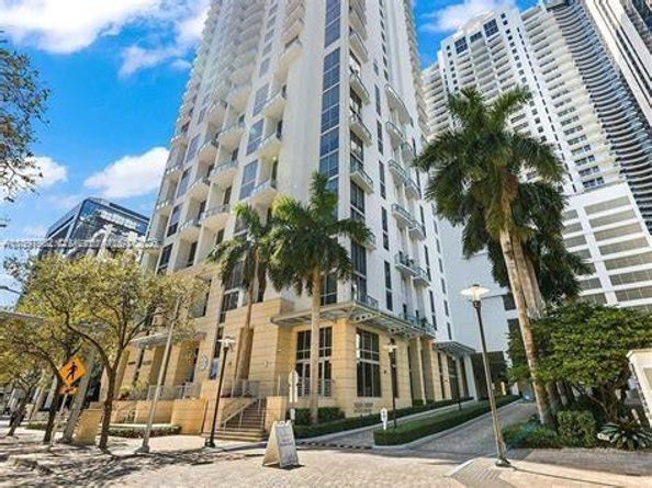 1050 Brickell Ave 414, Miami FL 33131
