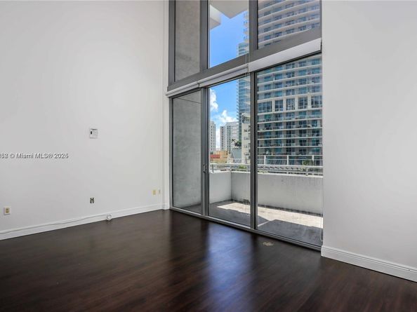 1050 Brickell Ave 414, Miami FL 33131