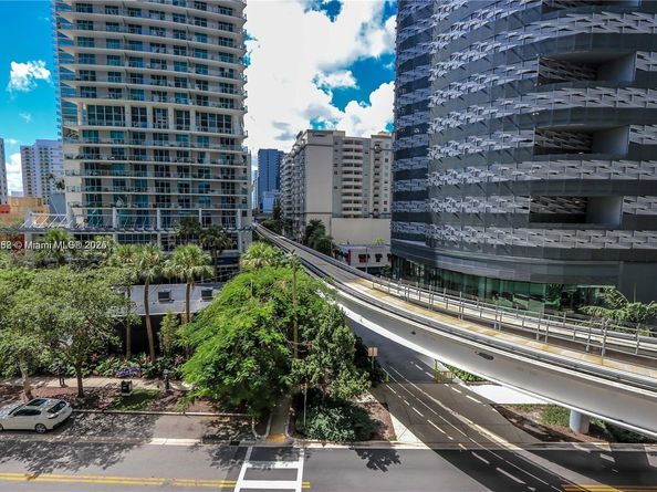 1050 Brickell Ave 414, Miami FL 33131