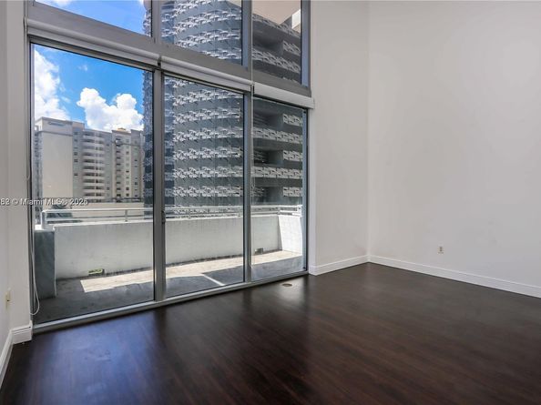 1050 Brickell Ave 414, Miami FL 33131