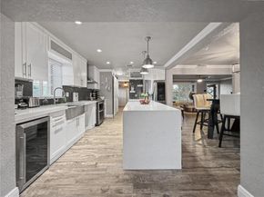 11040 NW 22nd St, Pembroke Pines FL 33026